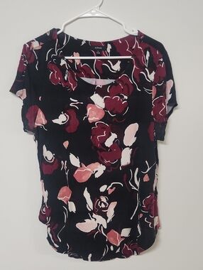 Alfani Black Short Sleeve Floral Blouse with Burgundy & Pink